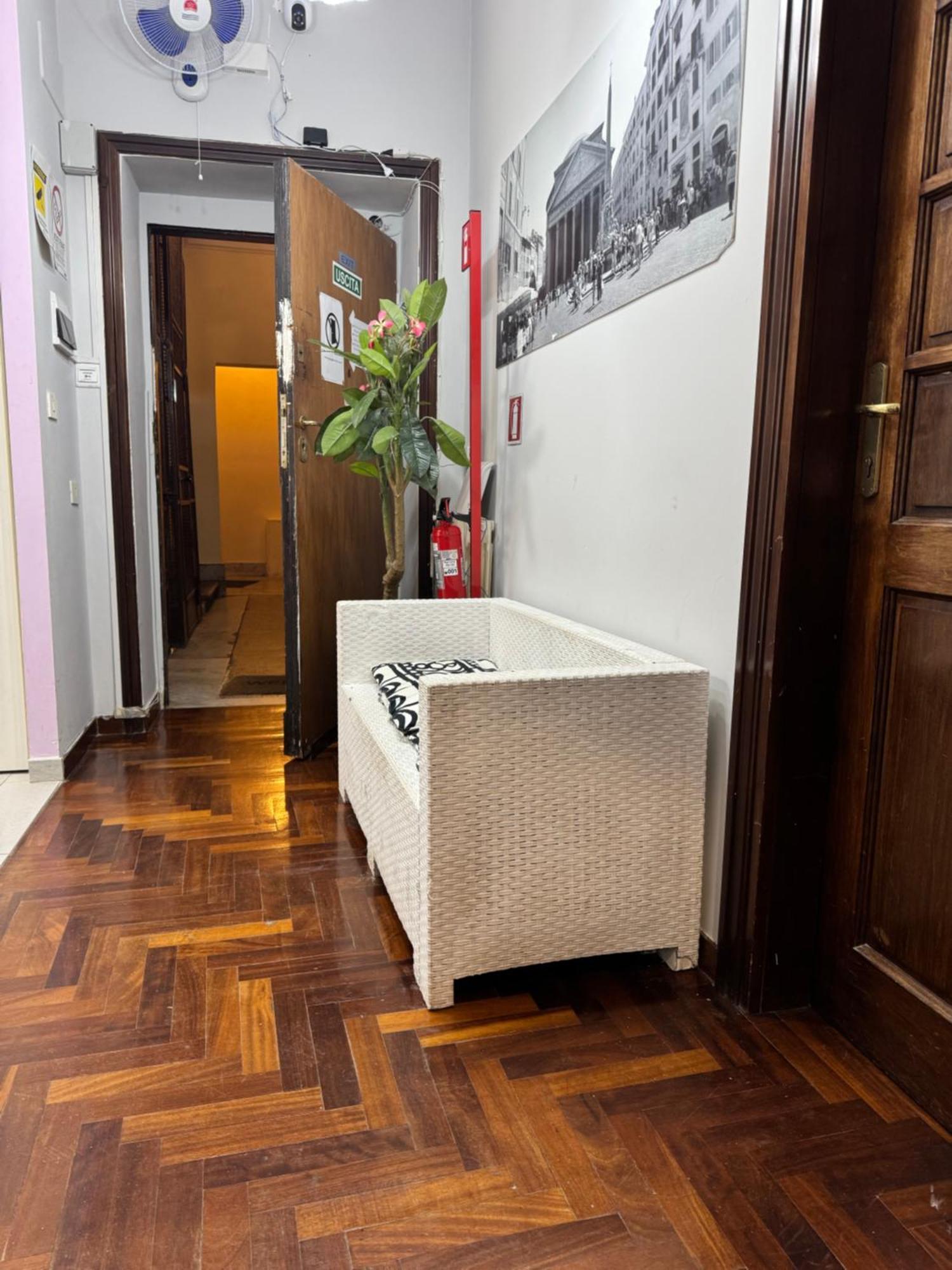 Destination In Rome Hostel Exterior photo